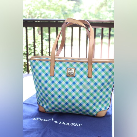 Dooney & Bourke Handbags - NWOT Dooney & Bourke Gingham tote bag